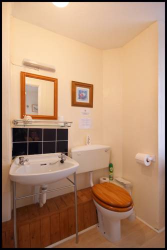 Twin Ensuite (2 single beds)  The Earlsdale